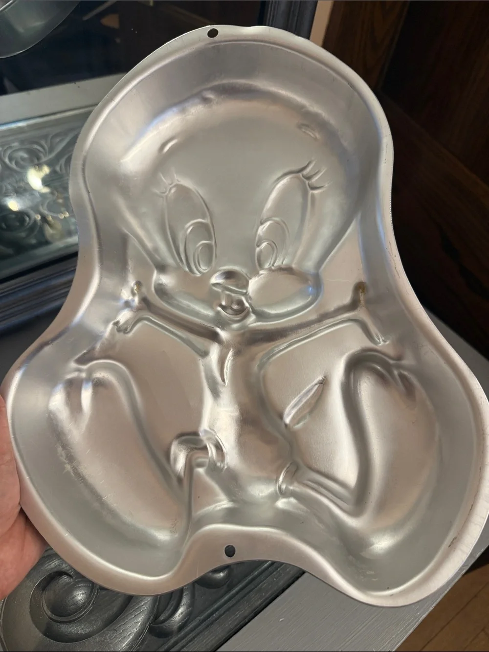 Vintage 1998 Warner Bros. Tweety Bird Aluminum Cake Mold Pan Silver
